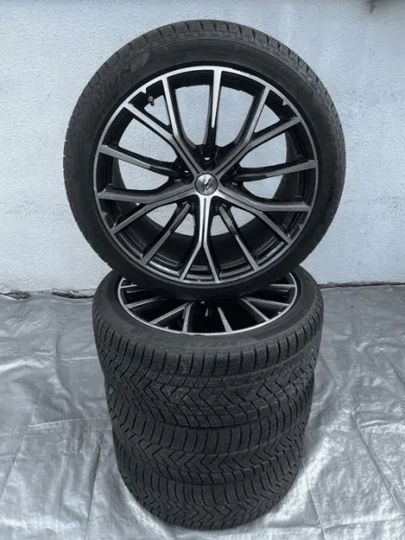 Cerchi in lega Maserati Grecale da 21" gomme invernali