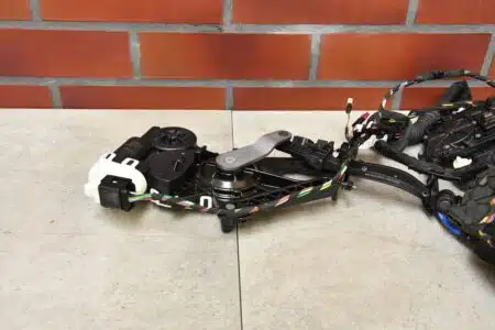 Serratura portiera anteriore sinistra dociąganie soft close installazione meccanismo BMW 7 G70 i7