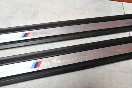 Listella decorativa della soglia BMW M4 G22 M4 G82 M-POWER COMPETITION
