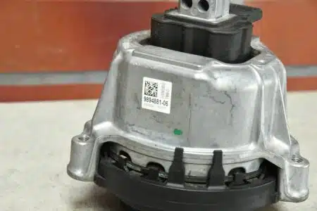 Supporto motore lato sinistro BMW 7 G70 11967km 9894881