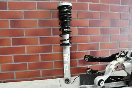 sospensione lato destro posteriore braccio oscillante semiasse ammortizzatore BMW M5 F90 6085km