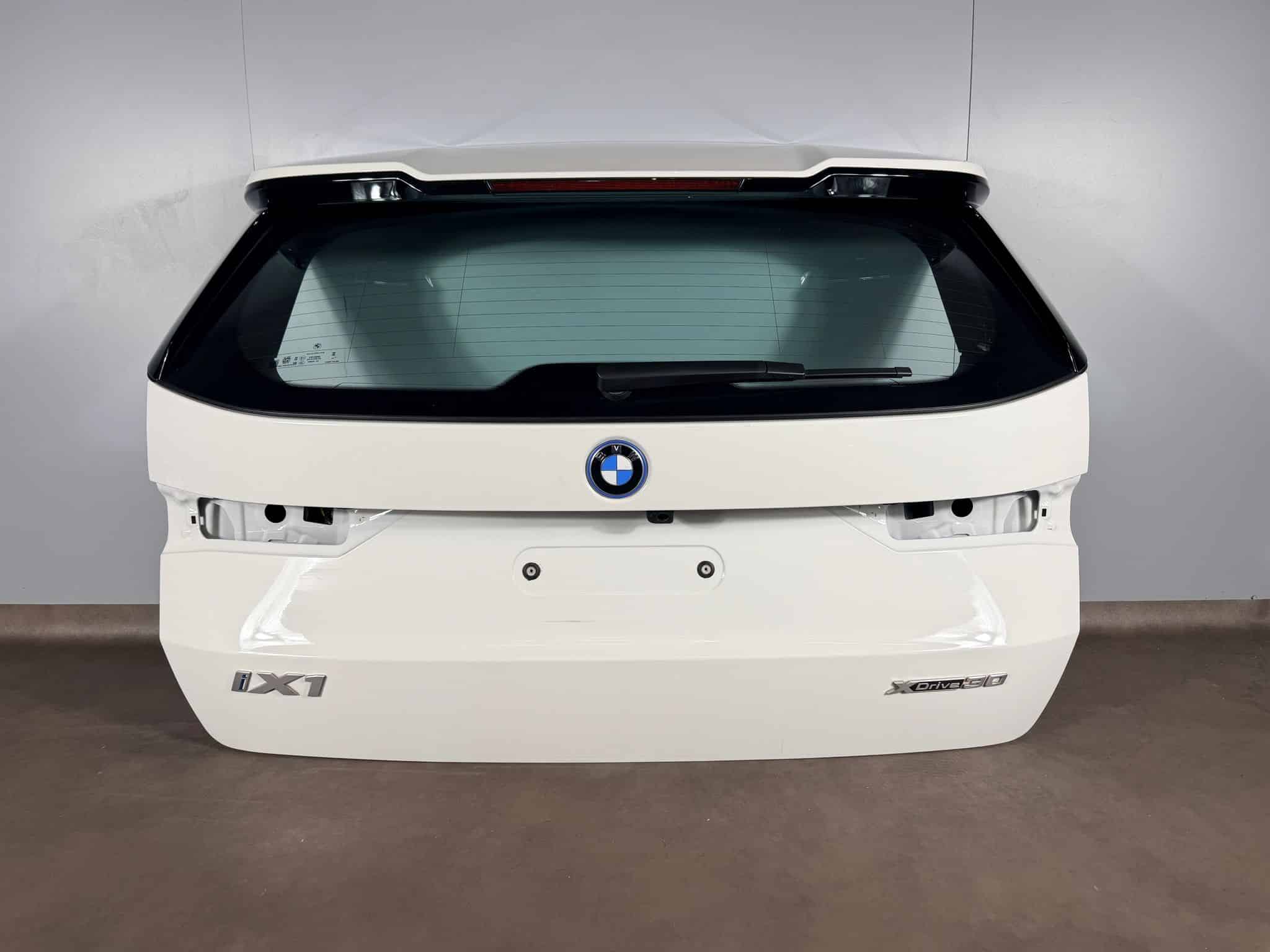 PORTELLONE BAULE BMW X1 U11 2021-2025 BIANCO A300 -8-